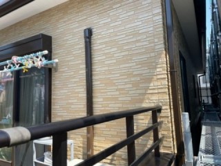 加古川市 外壁クリヤーコーティング・2階部分はつや有りクリヤー塗装仕上げ